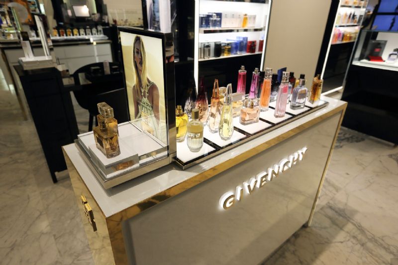 GIVENCHY  DE BIJENKORF AMSTERDAM