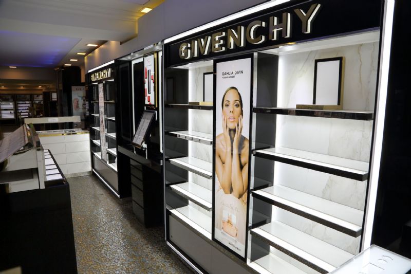 GIVENCHY FRENCH HOUSE