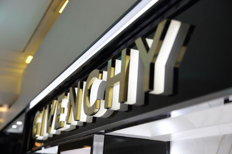 GIVENCHY FRENCH HOUSE