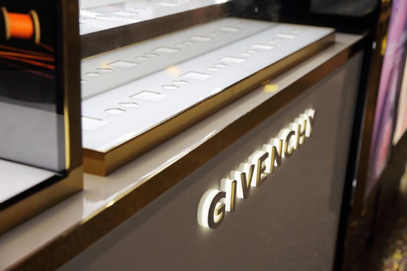 GIVENCHY FRENCH HOUSE