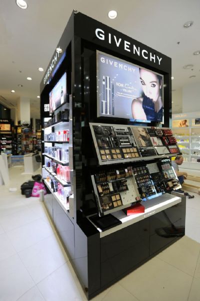 GIVENCHY MEGACENTER