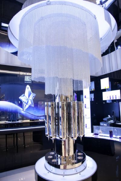 MUGLER HUDSONS BAY QUEEN TORONTO