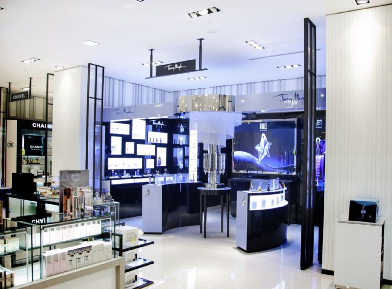MUGLER HUDSONS BAY QUEEN TORONTO