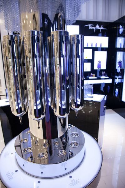 MUGLER HUDSONS BAY QUEEN TORONTO