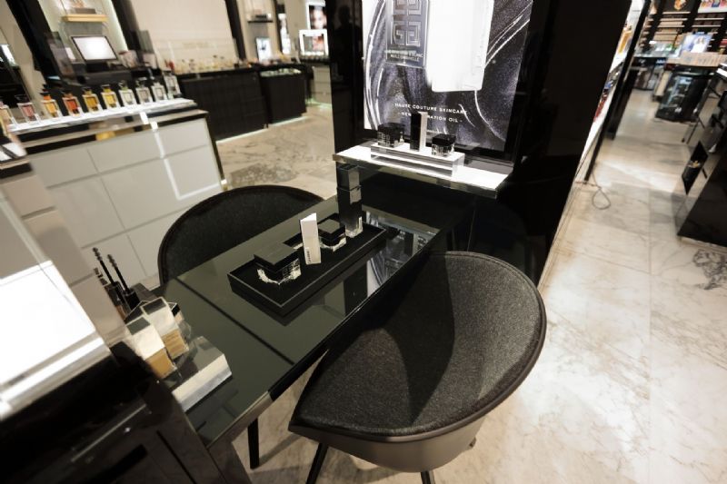 GIVENCHY  DE BIJENKORF AMSTERDAM