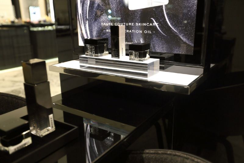 GIVENCHY  DE BIJENKORF AMSTERDAM