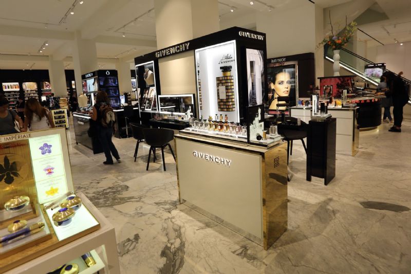 GIVENCHY  DE BIJENKORF AMSTERDAM